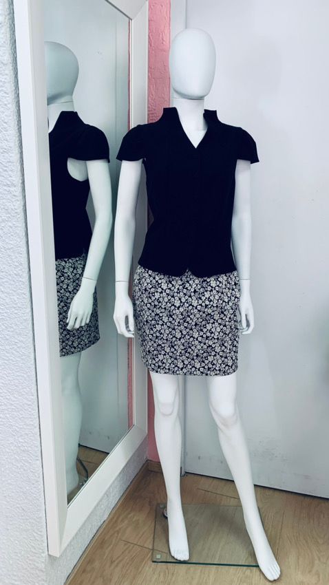 Jupe florale noire et blanche avec haut assorti