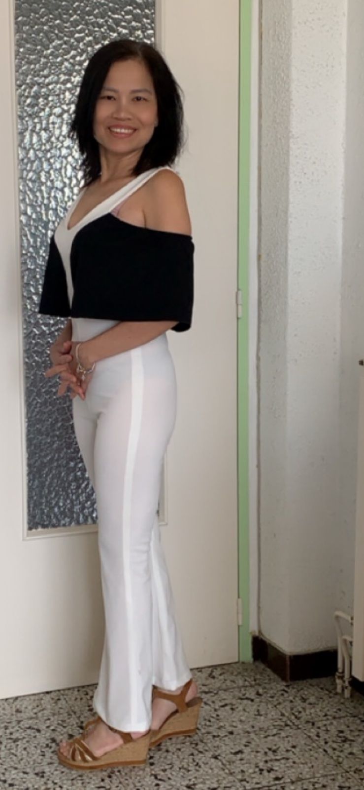 Pantalon blanc ajusté avec détail transparent