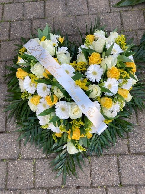 Cœur en fleurs avec bandeau