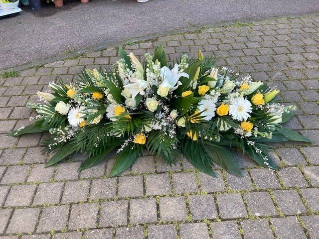 Composition florale couchée