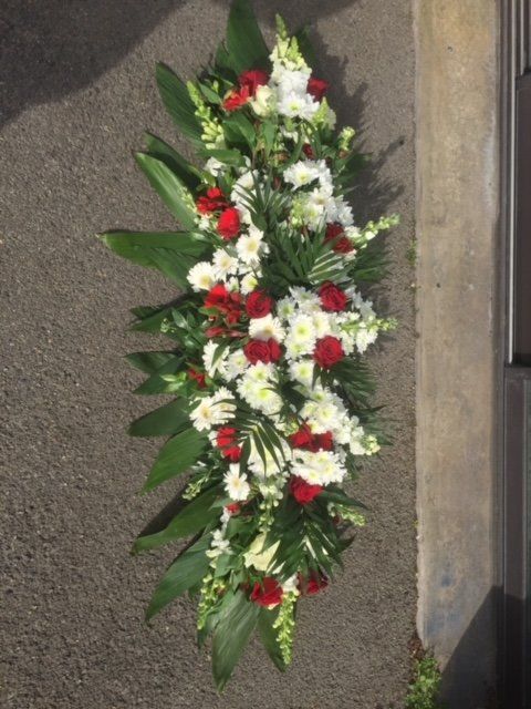 Composition florale rouge et blanche