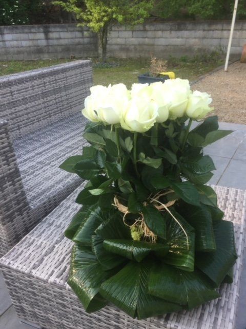 Bouquet montant de fleurs blanches