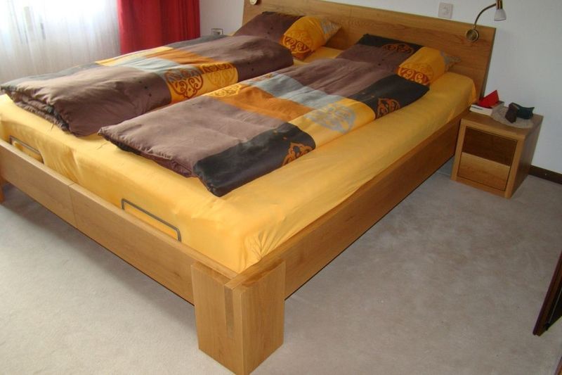 Wildhaber Schreinerei Bett, Massivholzbett