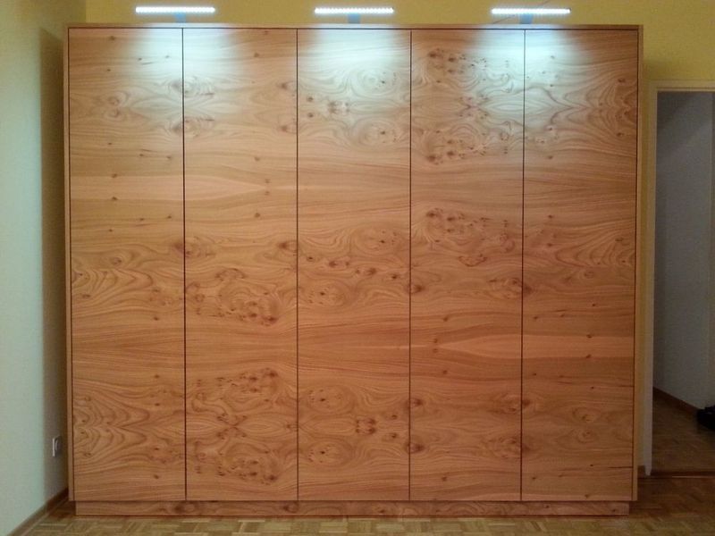 Wildhaber Schreinerei Massivholzschrank, Kleiderschrank