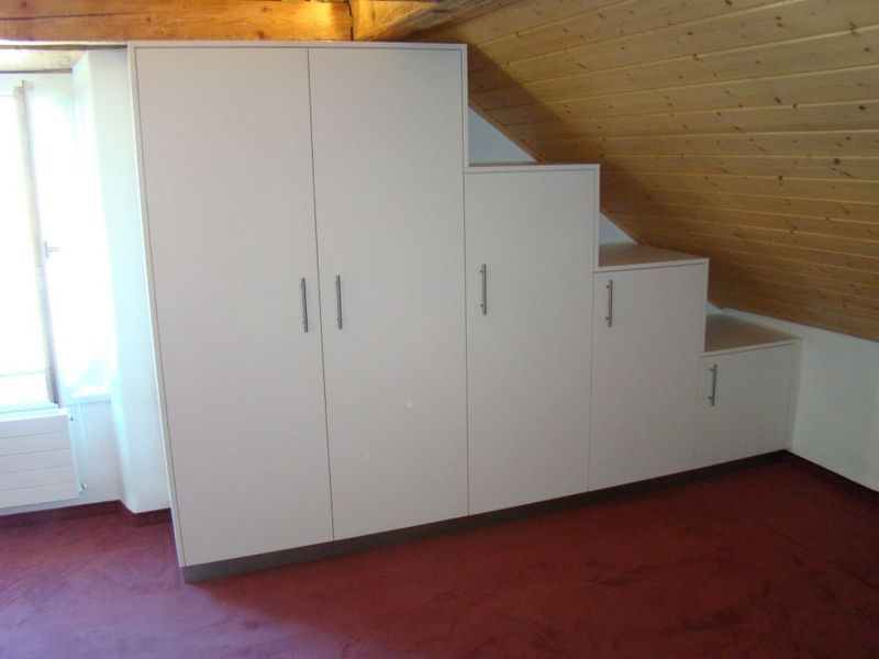 Wildhaber Schreinerei Massivholzschrank, Kleiderschrank Dachschräge