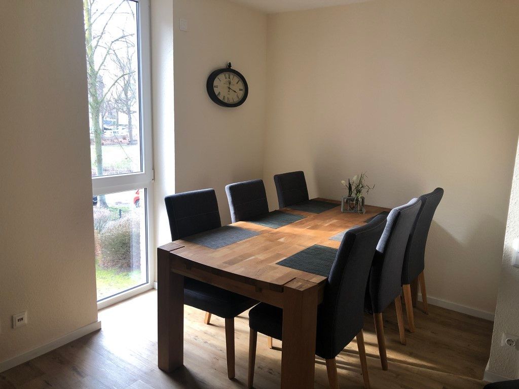 Wohngemeinschaft Krefeld mit Esstisch