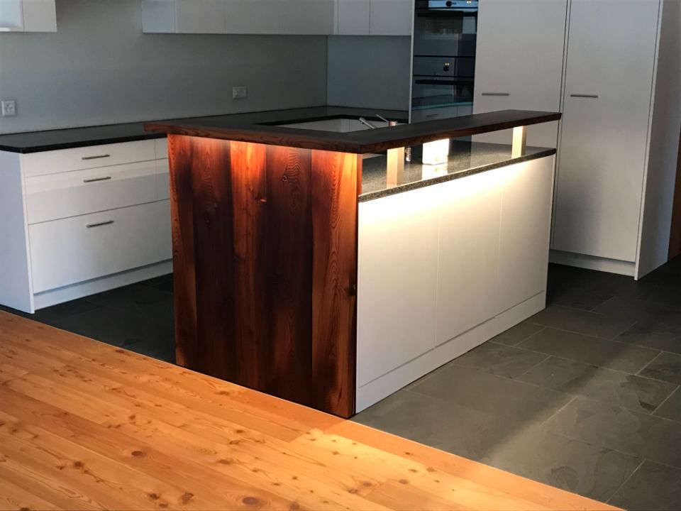 Möbel aus Holz von der Schreiner Pua GmbH