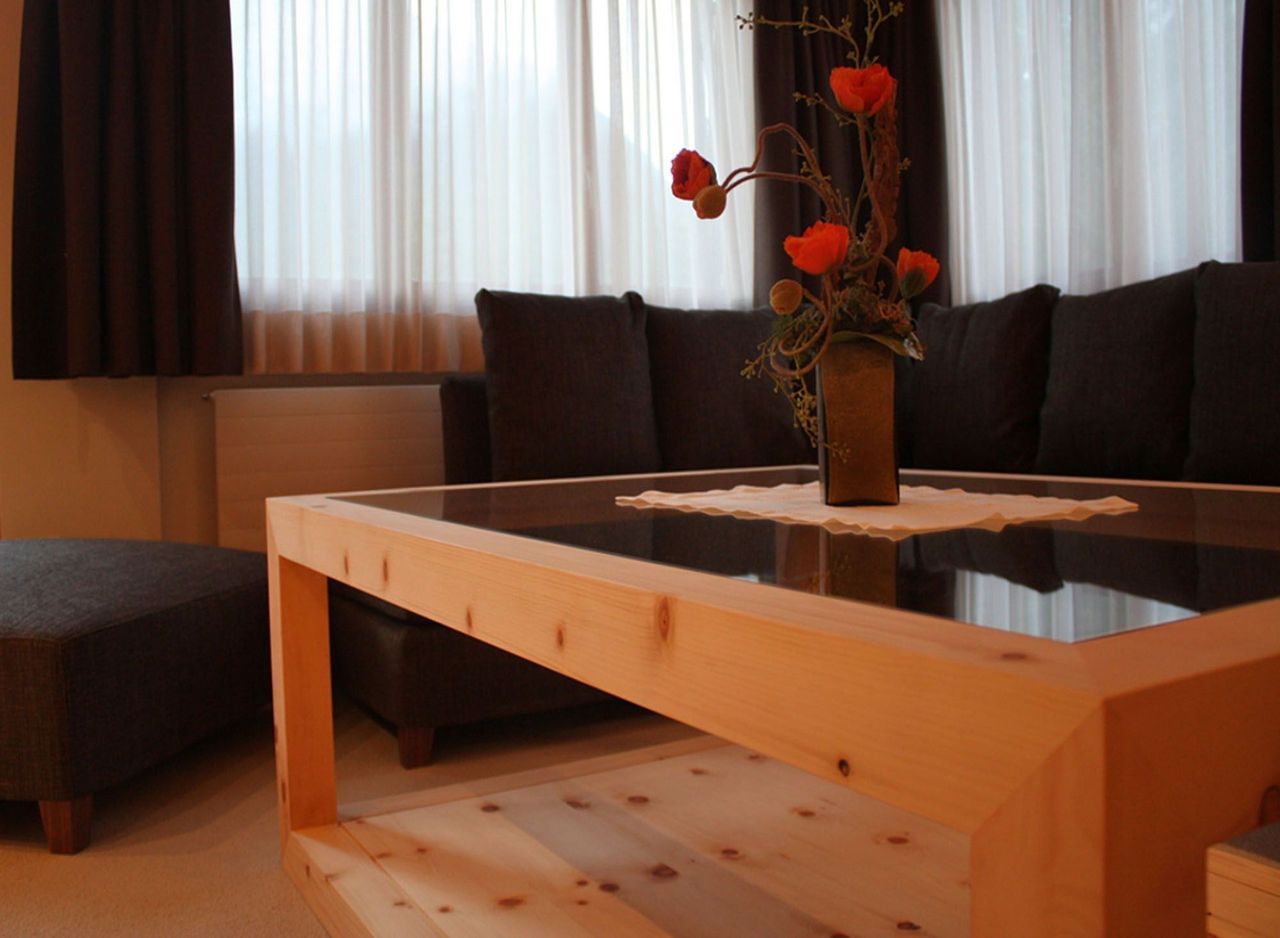 Möbel aus Holz von der Schreiner Pua GmbH