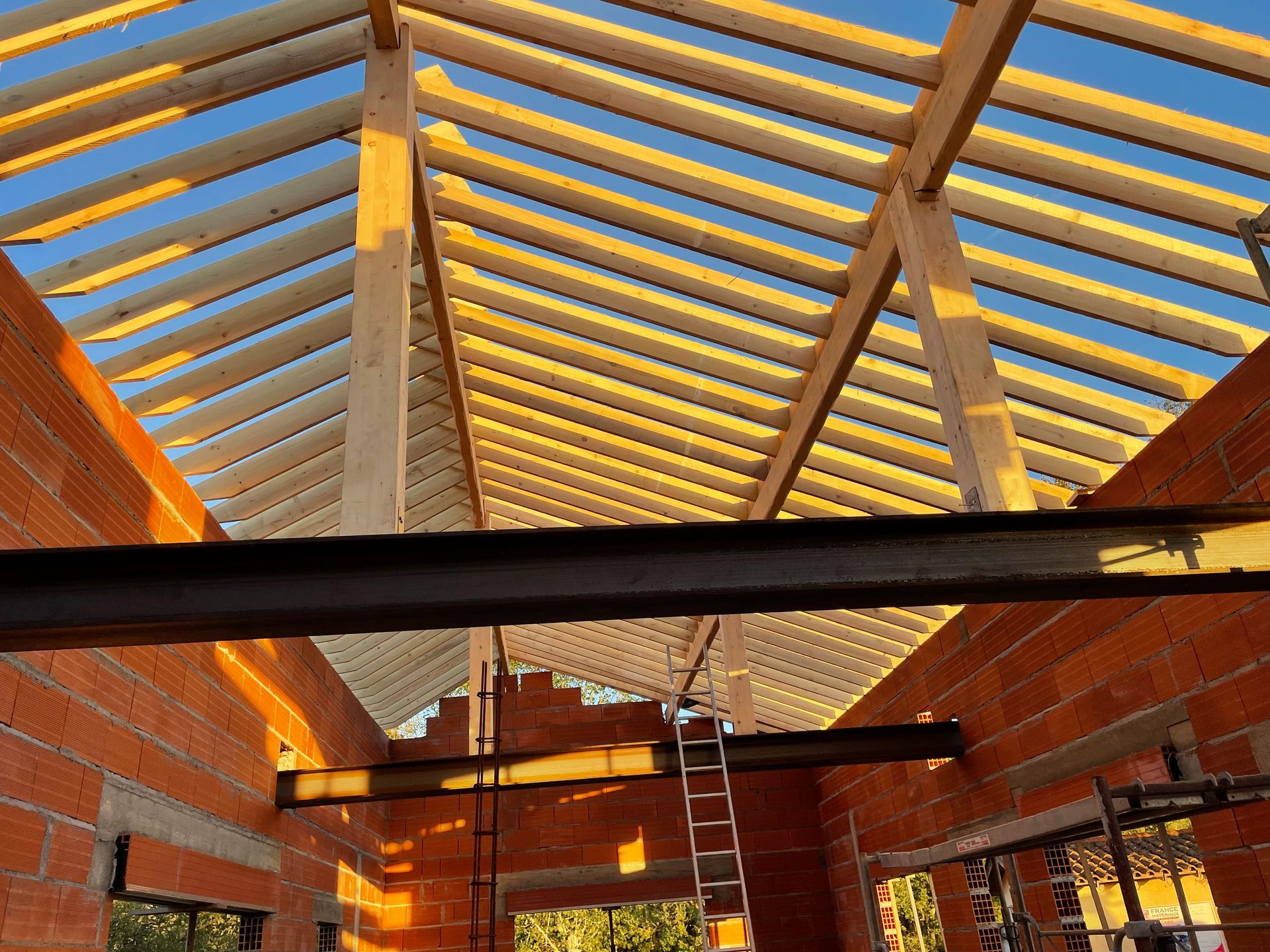 Charpente en bois pour une construction