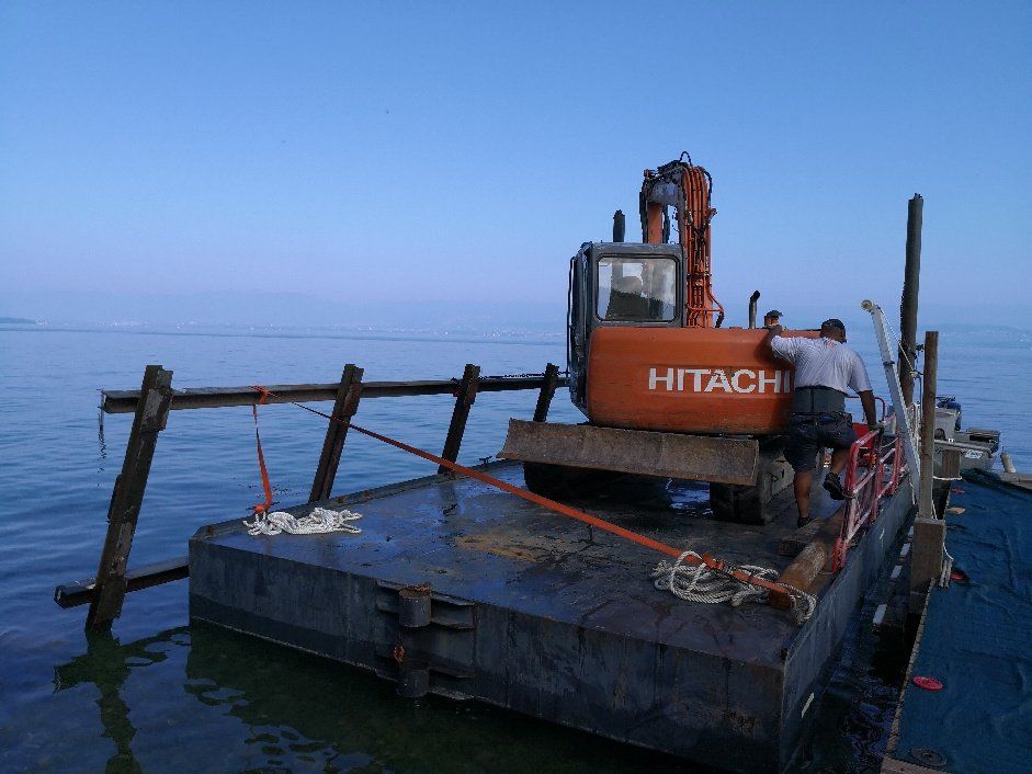 Entreprise de terrassement - création d'un ponton sur le lac