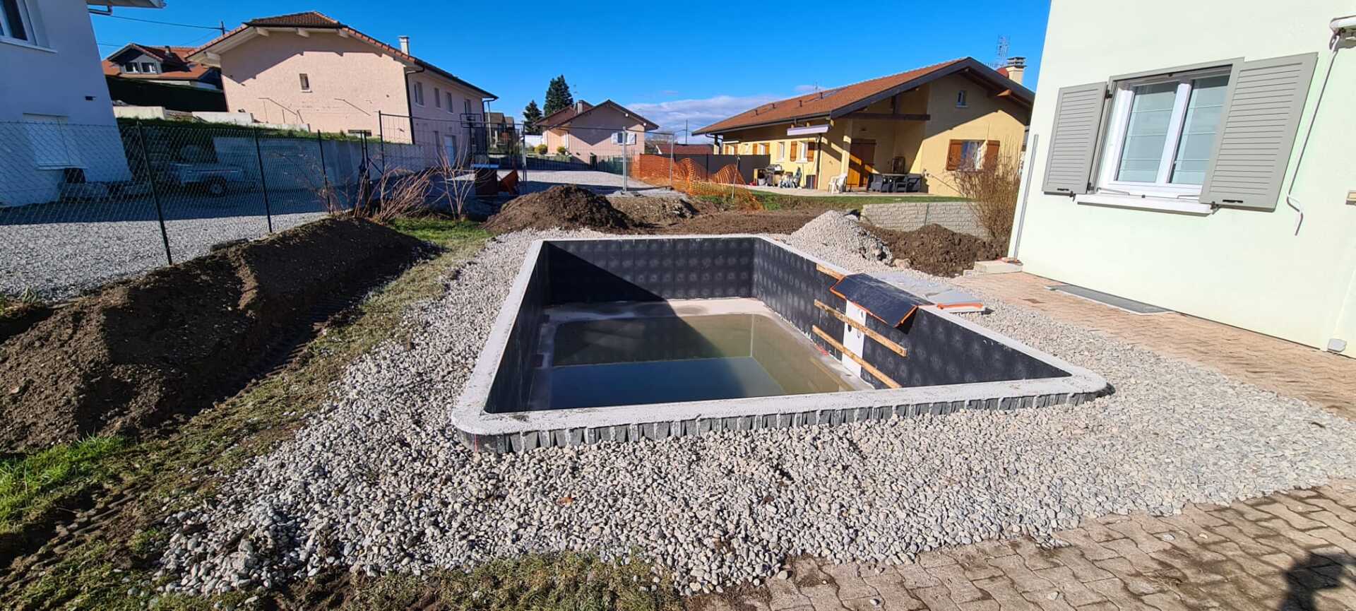 Aménagement extérieur avec piscine