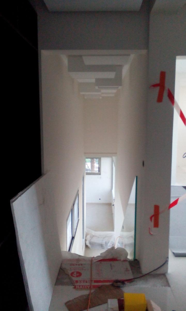 Mise en peinture gage d'escalier 1 - Rénovation maison St Denis