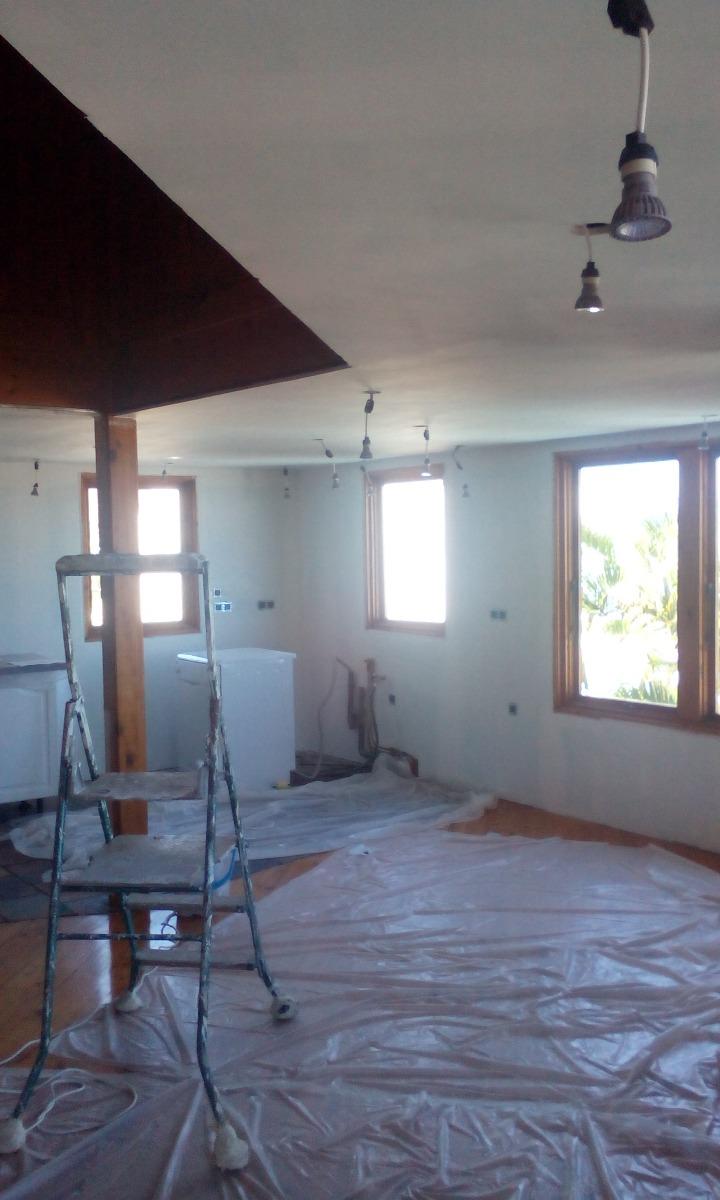Mise en peinture cuisine salon 5 - Rénovation maison boi St Leu