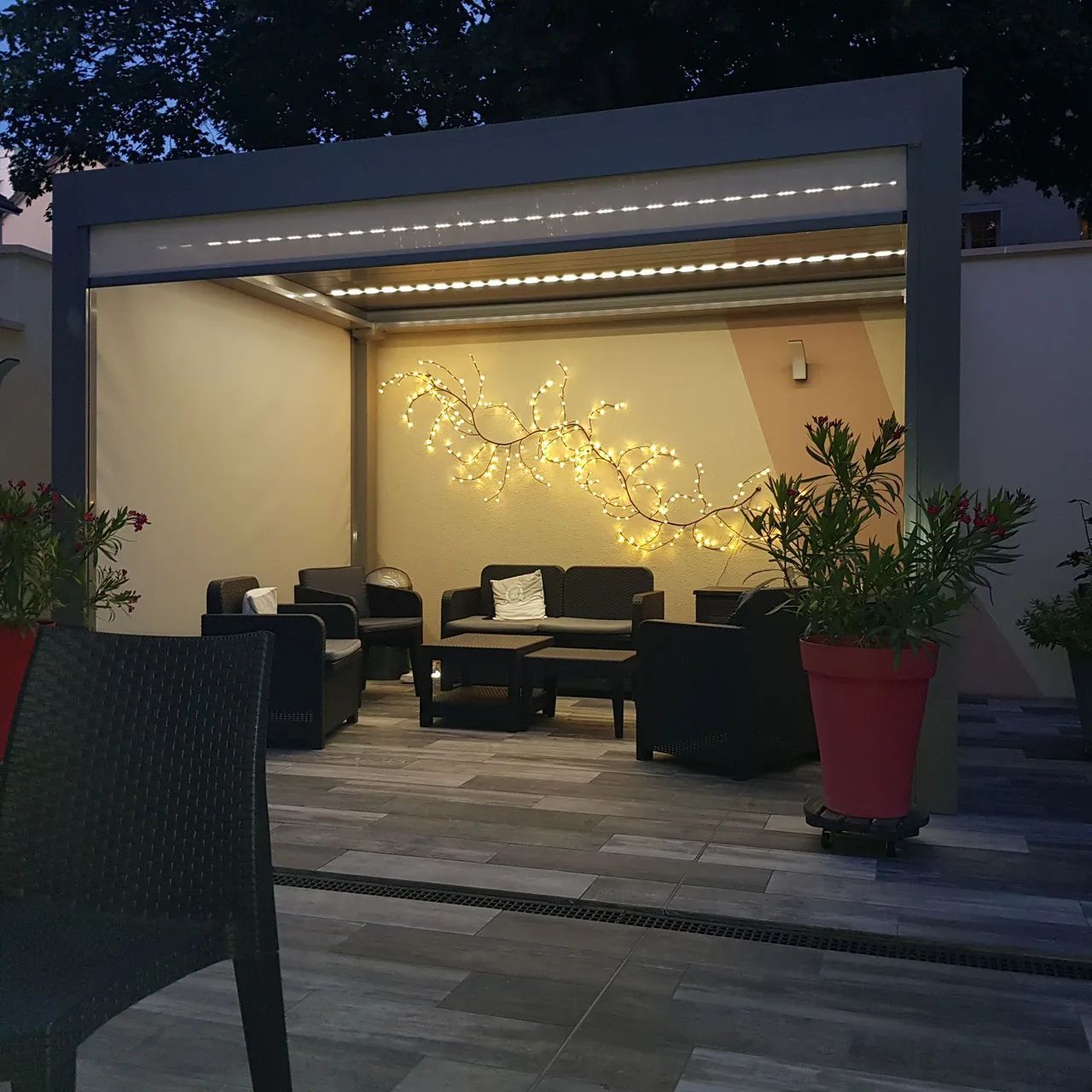 Pergola OPEN avec LED intégrées MARQUISES