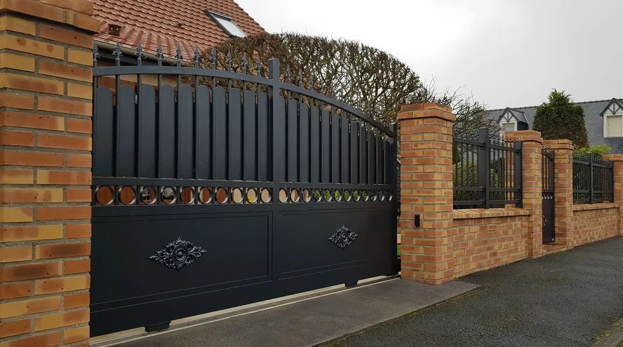 Portail CLASSALU BREDOK de face