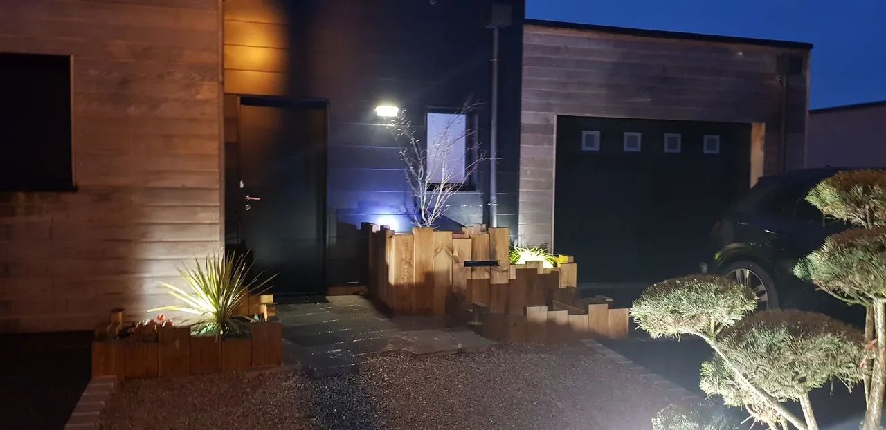 Éclairage de devanture de maison