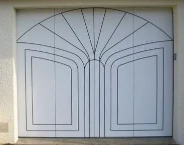 Porte de garage latérale à motif GUTTOMAT