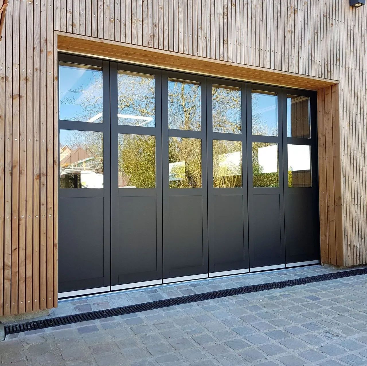 Porte de garage latérale vitrée GUTTOMAT