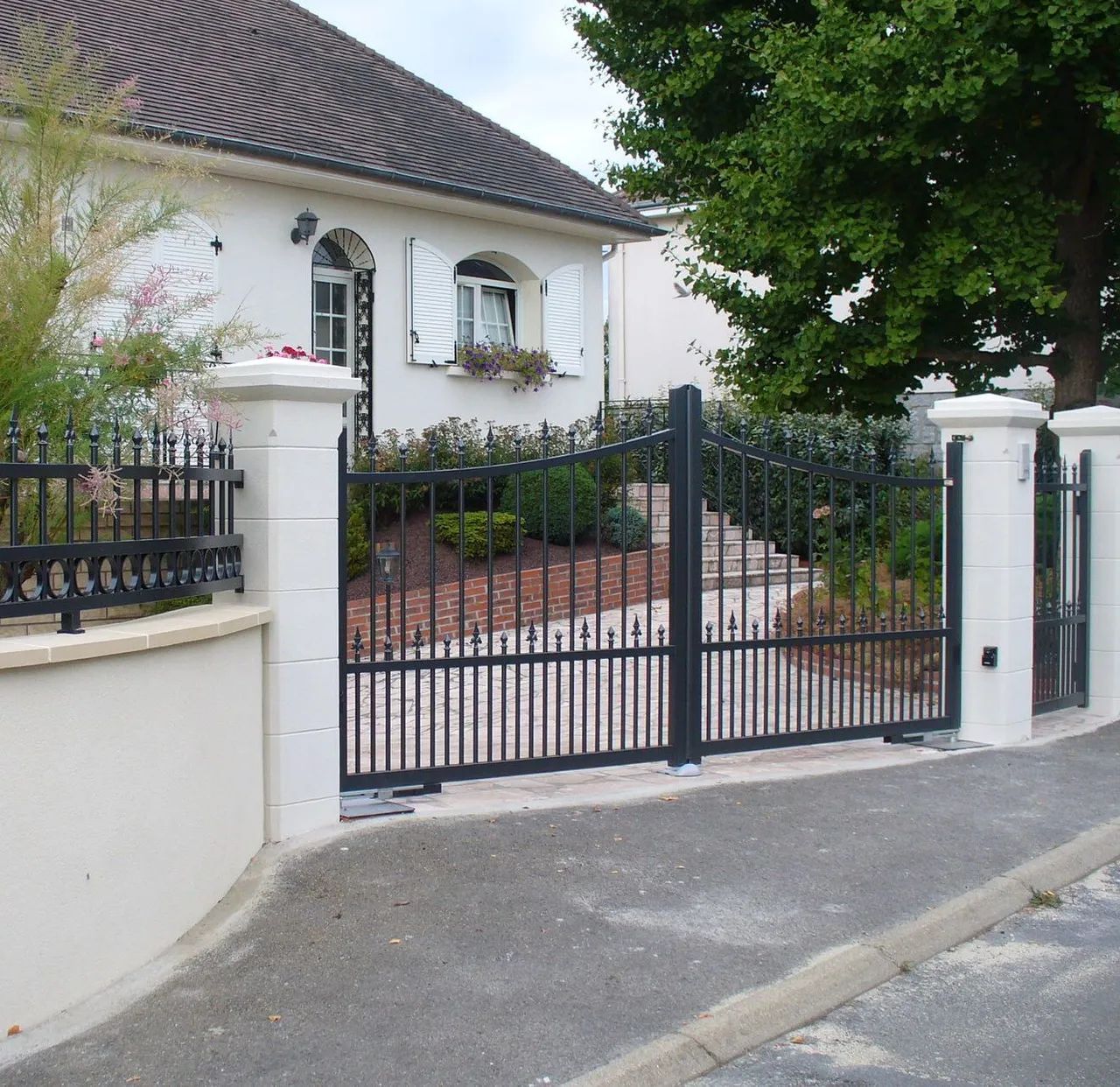 Portail battant motorisé