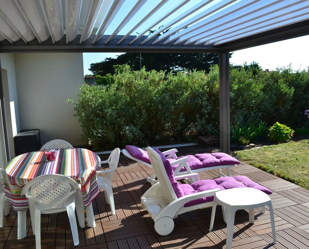 Pergola avec lames orientables MARQUISES de côté