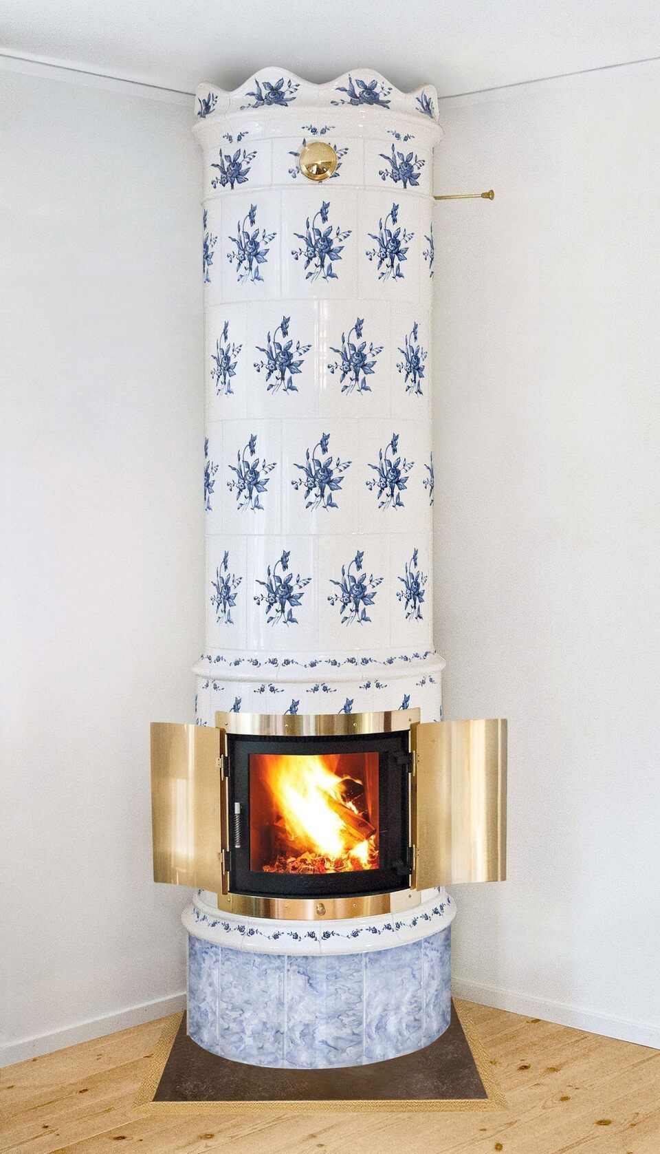 Kachelofen, modern, Ofen Perlen, blau-weiss