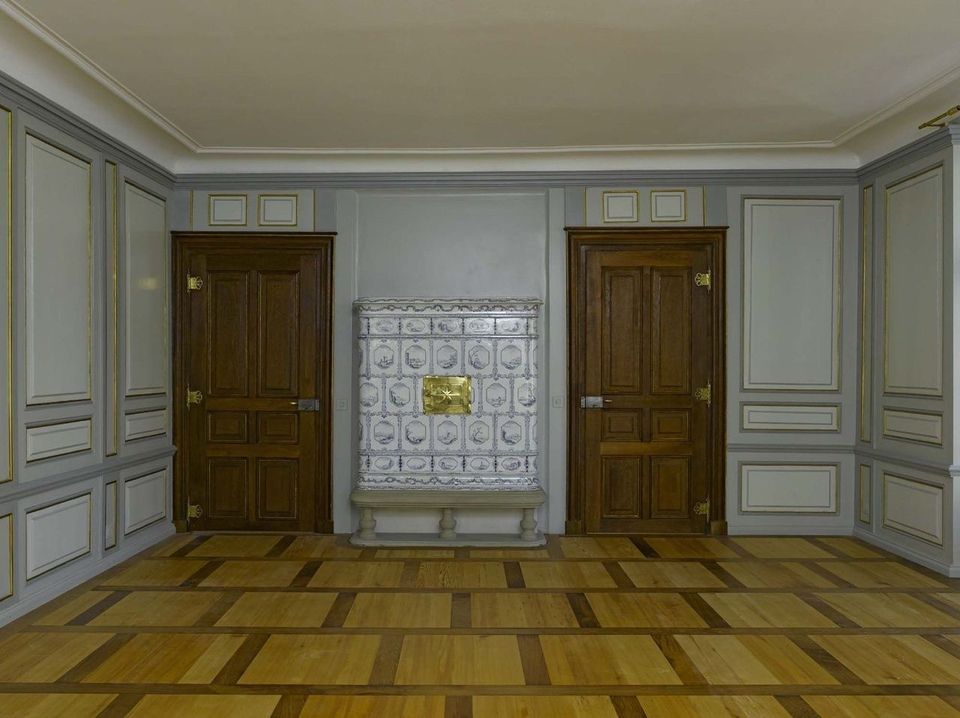 Historischer Kachelofen, Ofen Perlen, blau-weiss