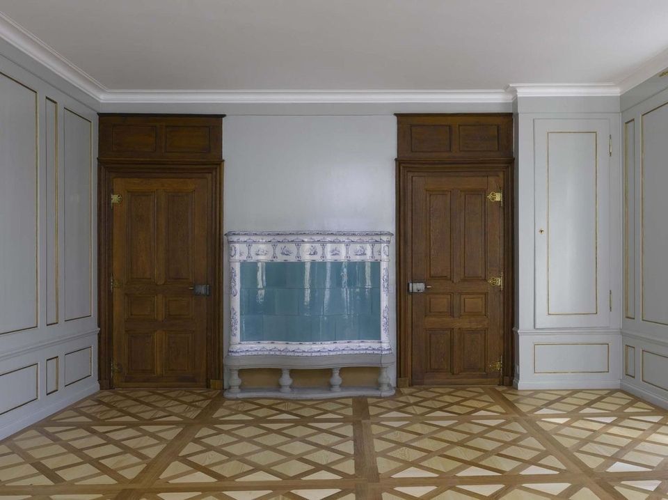 Historischer Kaminofen, Ofen Perlen