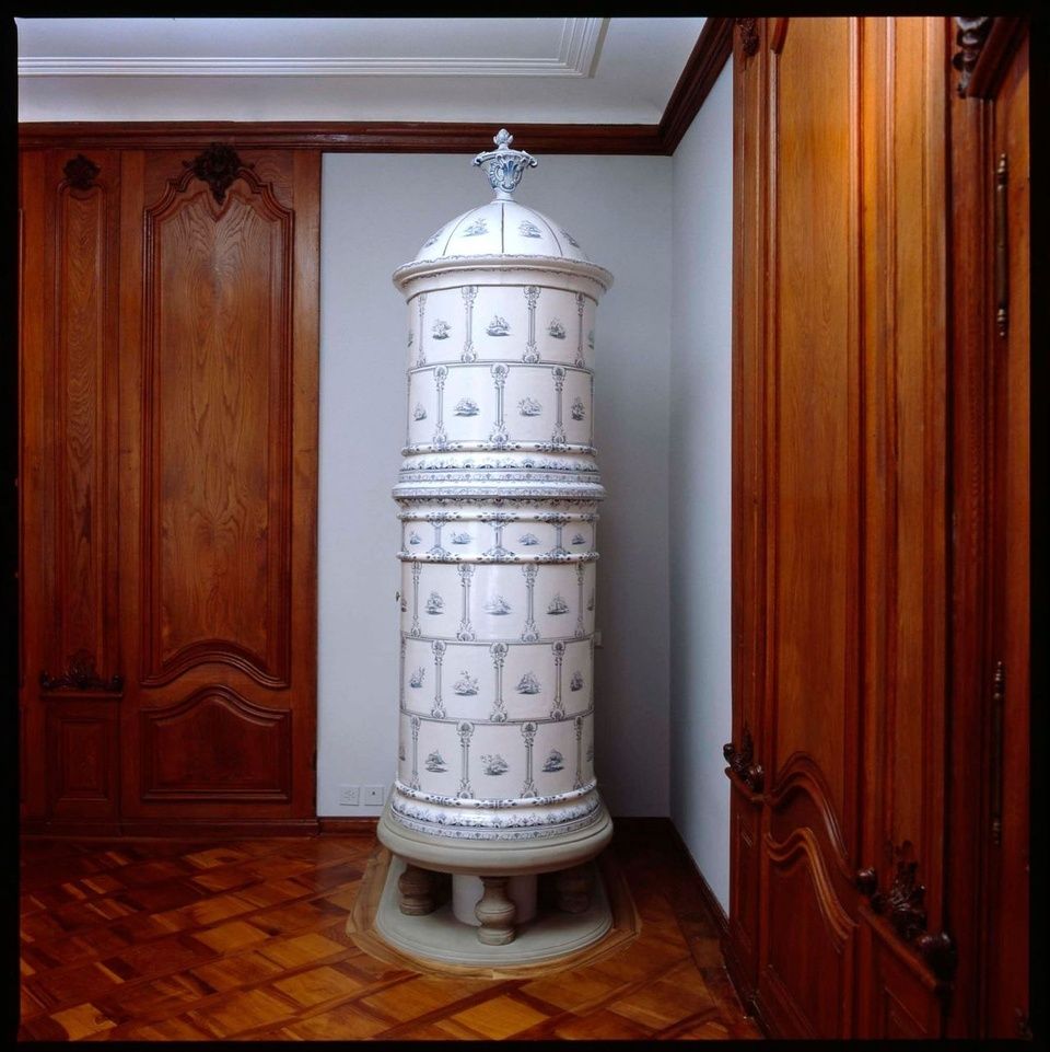 Historischer Kachelofen, Ofen Perlen, blau-weiss