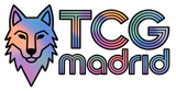 Logotipo de TCG Madrid con una colorida cabeza de lobo y texto de arcoíris a rayas sobre un fondo blanco.