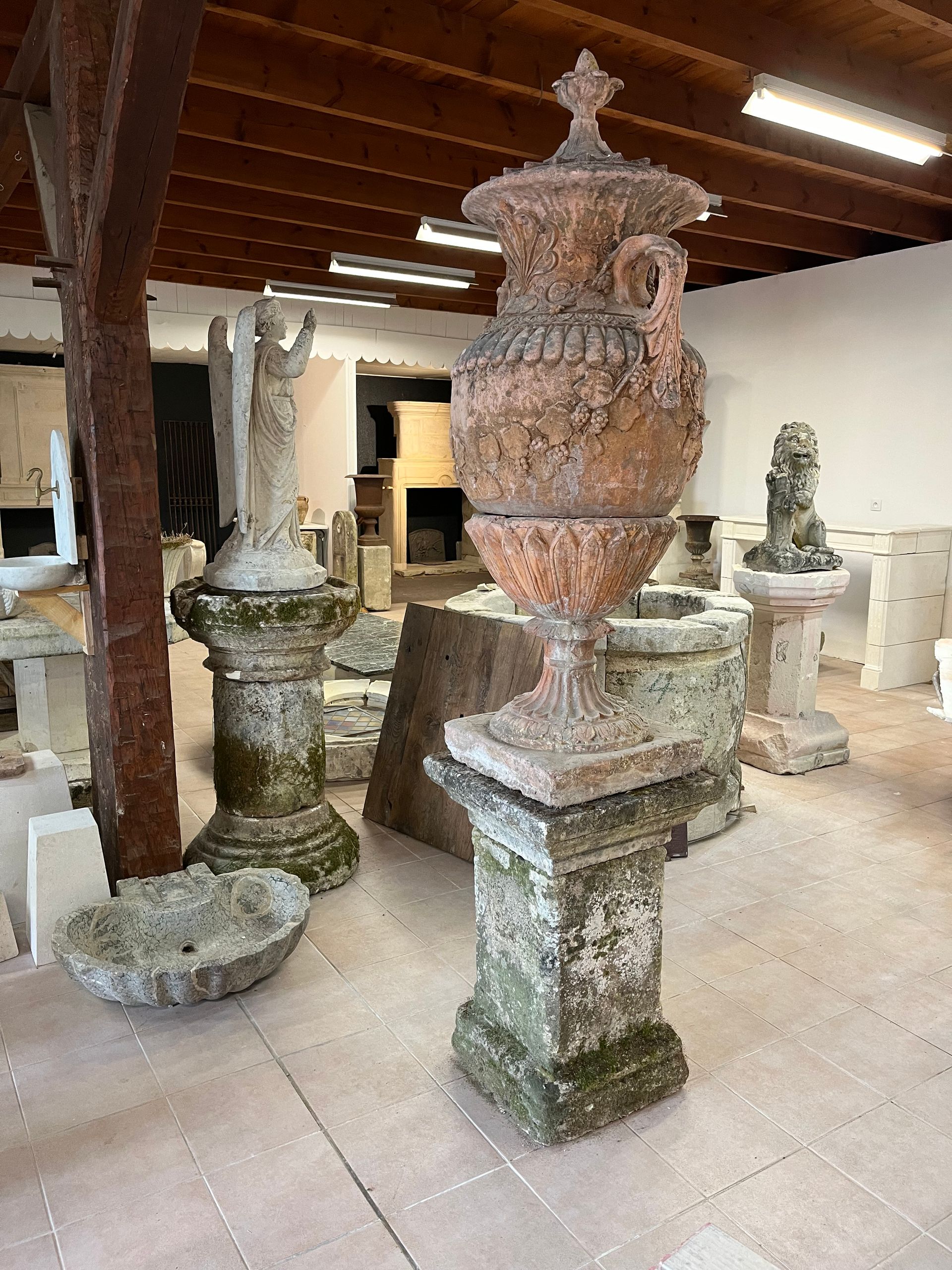 Grand vase ancien rouge