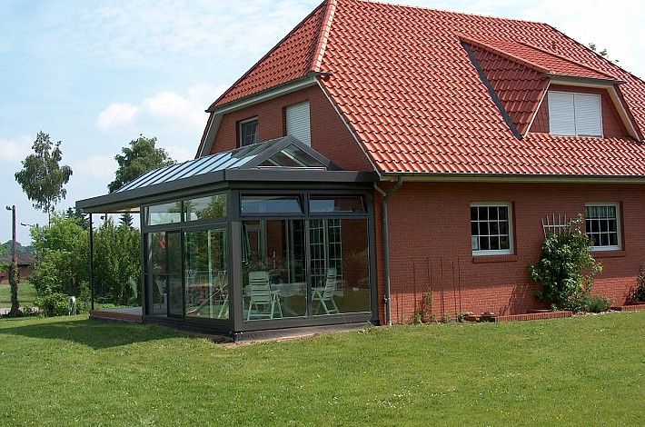 Traditionelles Haus mit modernem Anbau