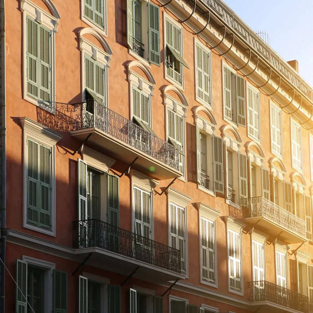 Façade d'un immeuble en ville