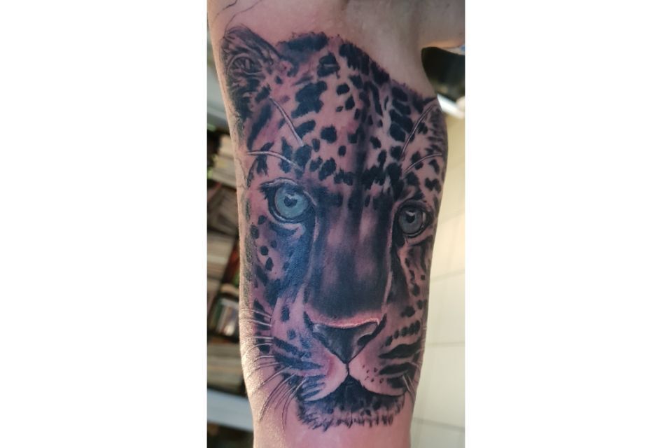 Leoparden -tattoo von  voodoo Island Tattoo