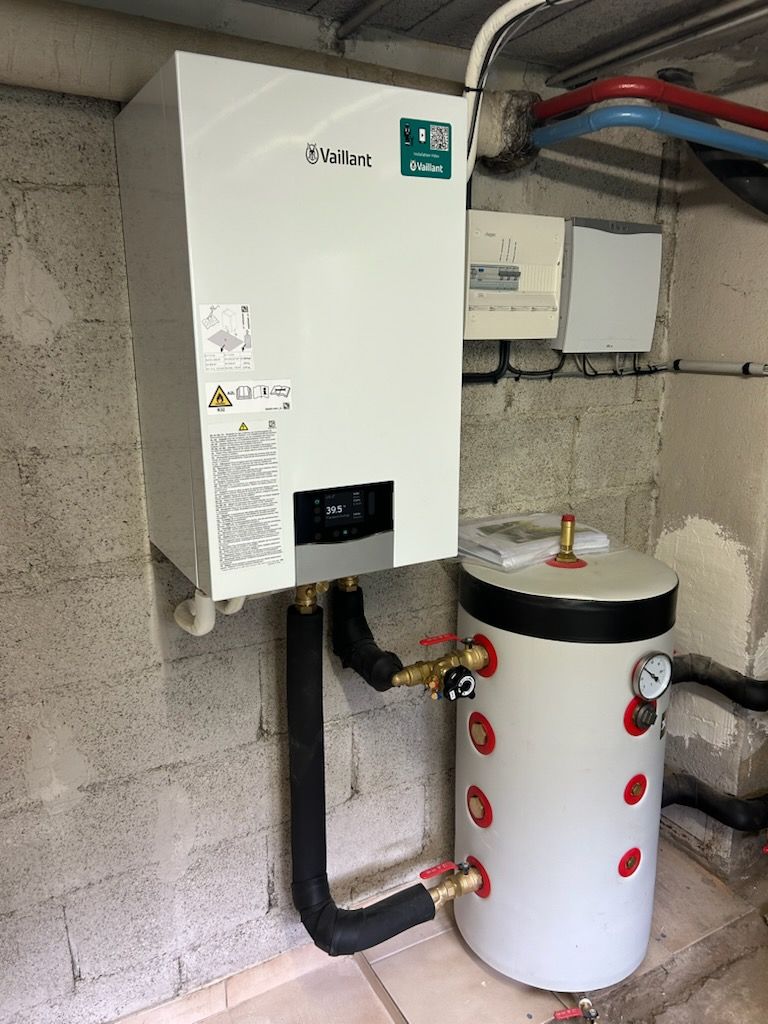 Chaudière murale avec cumulus. 