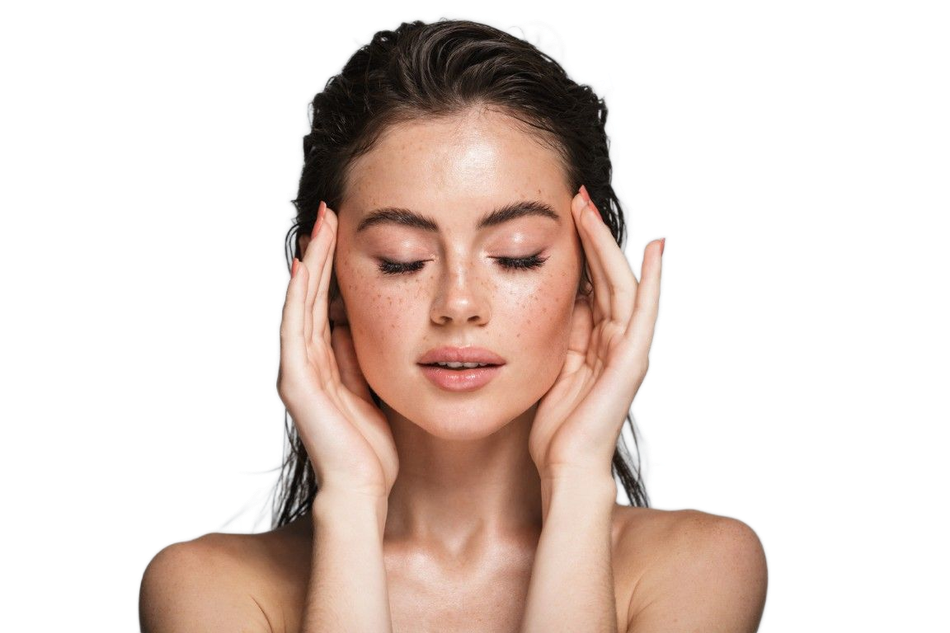 Mujer con los ojos cerrados tocándose suavemente las sienes sobre un fondo blanco.