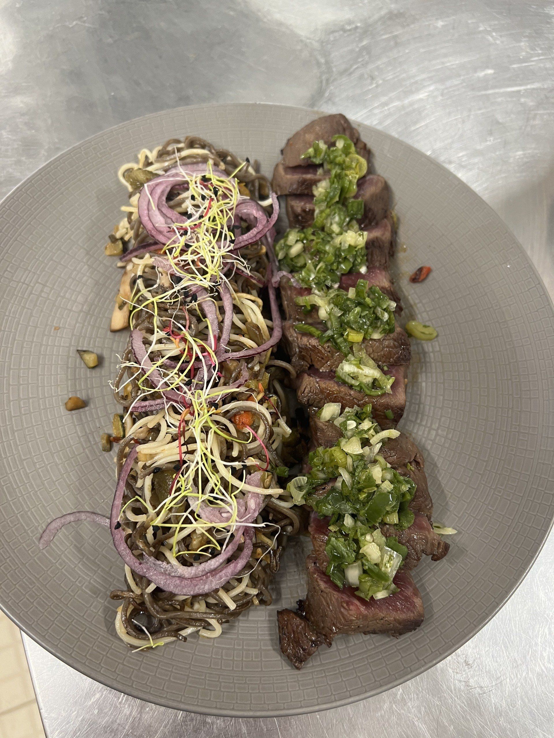 Tartines avocats et oignons