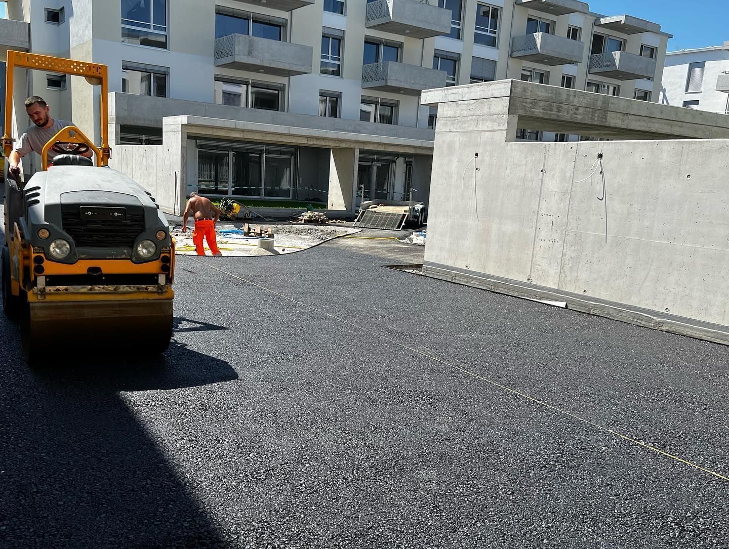 Tiefbau & Belagsarbeiten - Demiri Gartenbau GmbH - Dübendorf