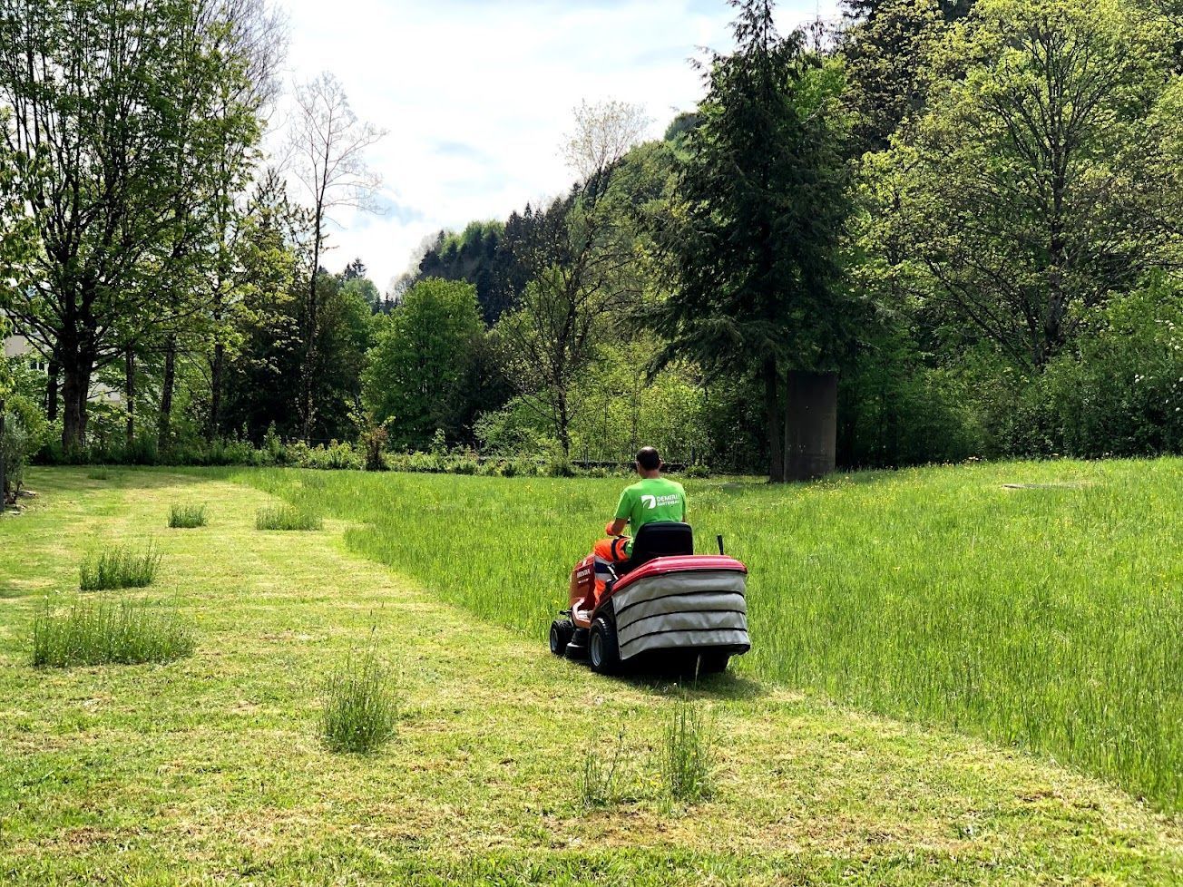 Gartenpflege & Bepflanzungen - Demiri Gartenbau GmbH - Dübendorf