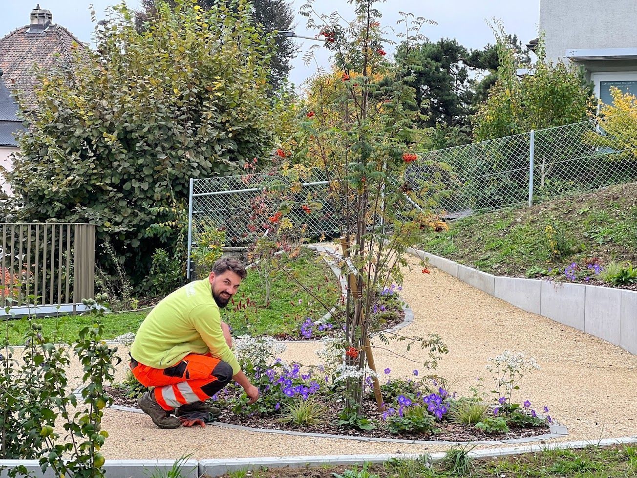 Gartenpflege & Bepflanzungen - Demiri Gartenbau GmbH - Dübendorf