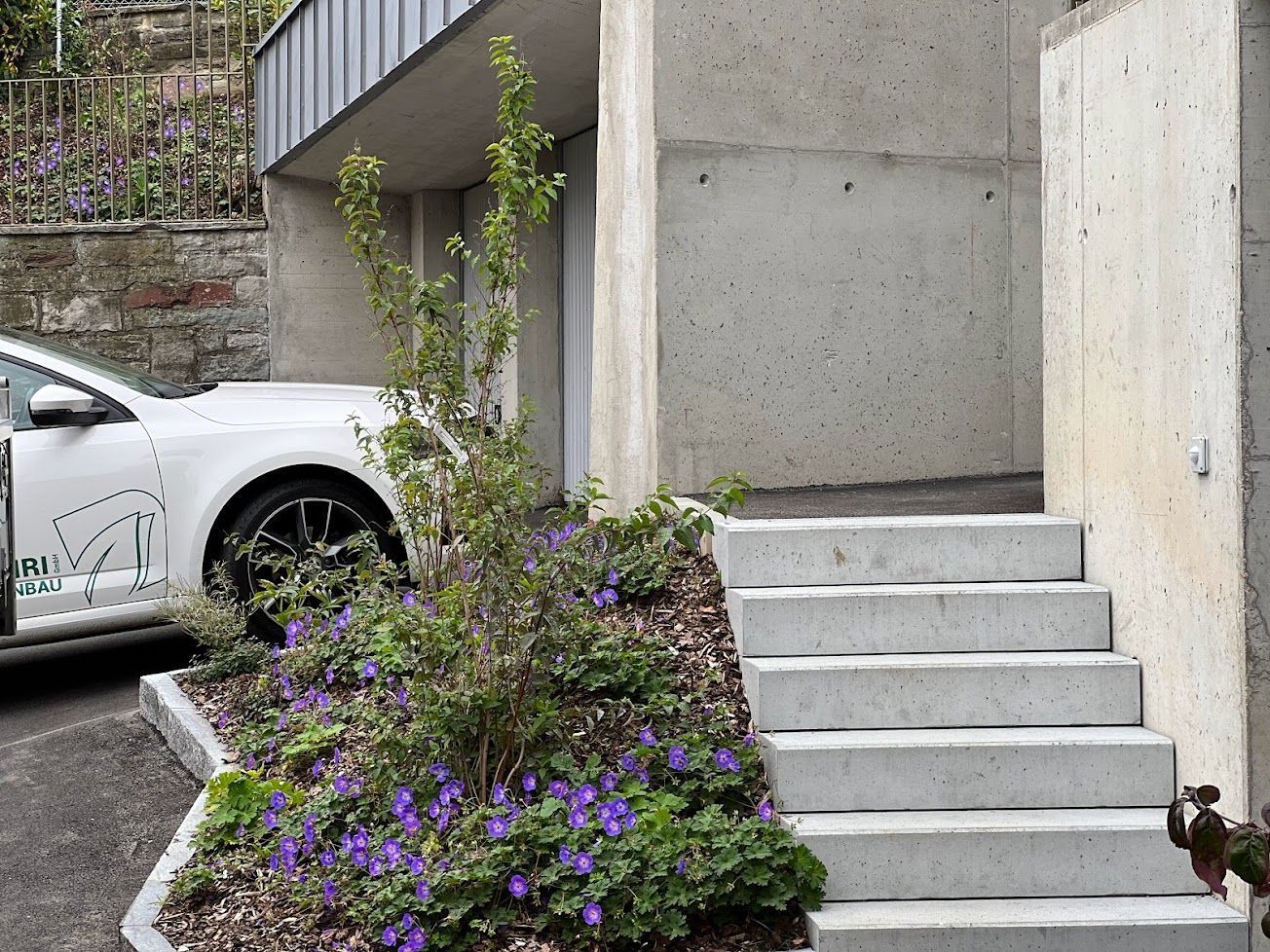 Gartenpflege & Bepflanzungen - Demiri Gartenbau GmbH - Dübendorf