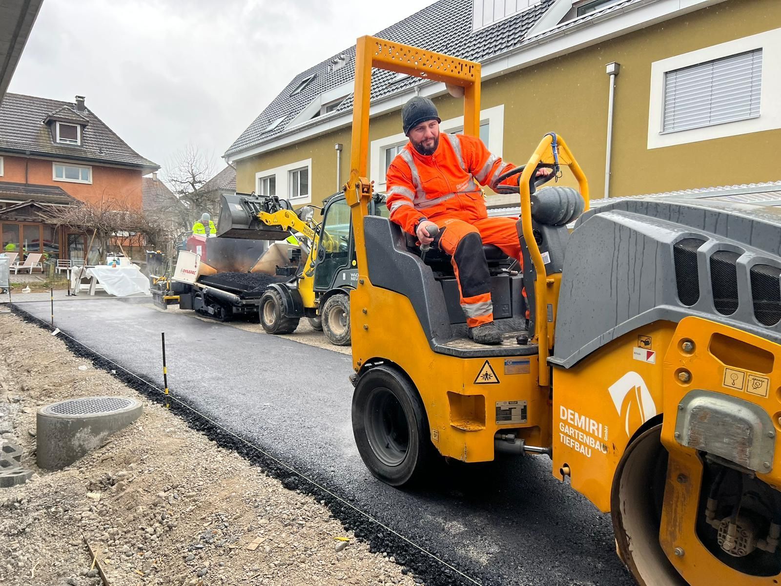 Tiefbau & Belagsarbeiten - Demiri Gartenbau GmbH - Dübendorf