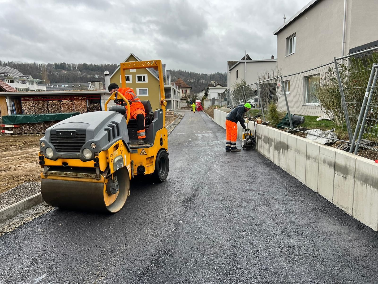 Tiefbau & Belagsarbeiten - Demiri Gartenbau GmbH - Dübendorf