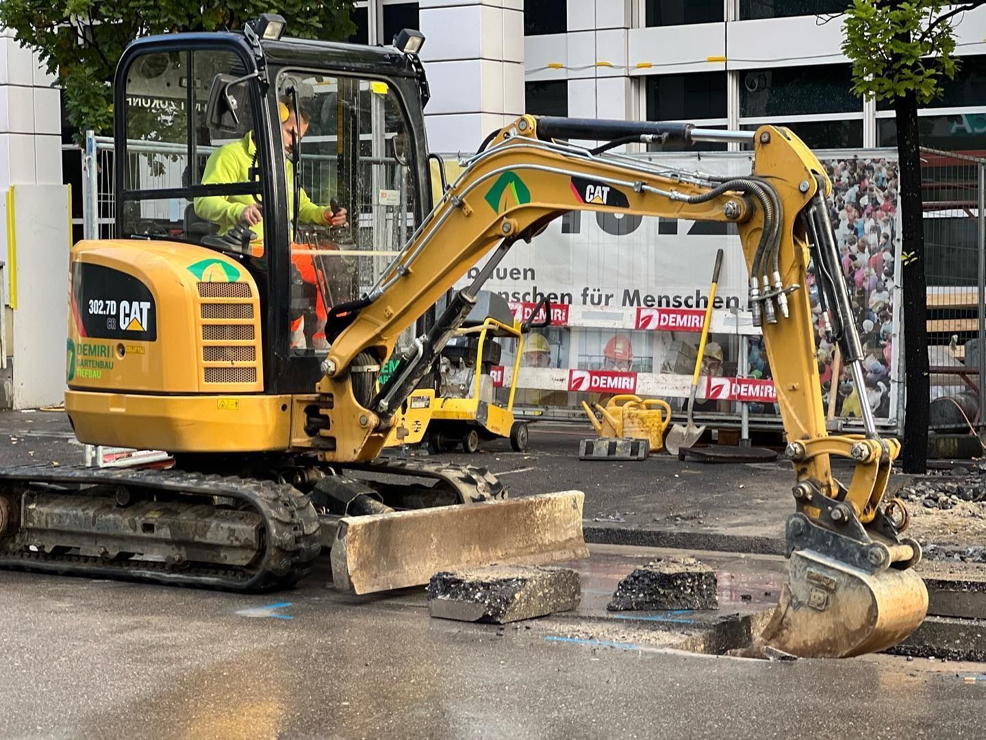 Tiefbau & Belagsarbeiten - Demiri Gartenbau GmbH - Dübendorf