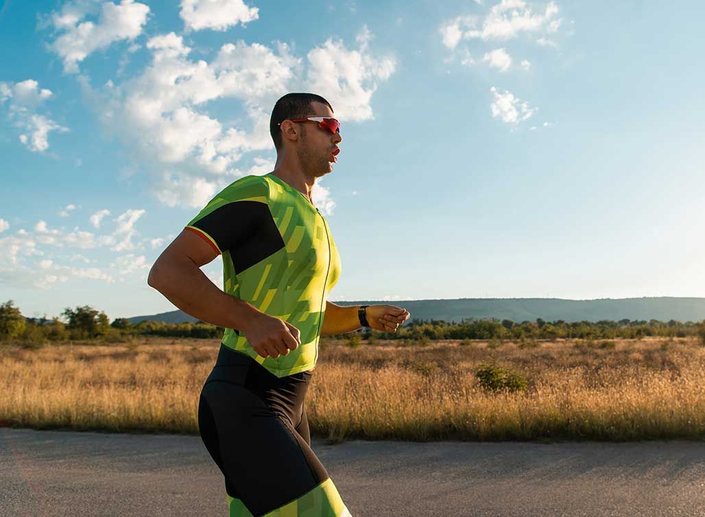 Hombre trotando