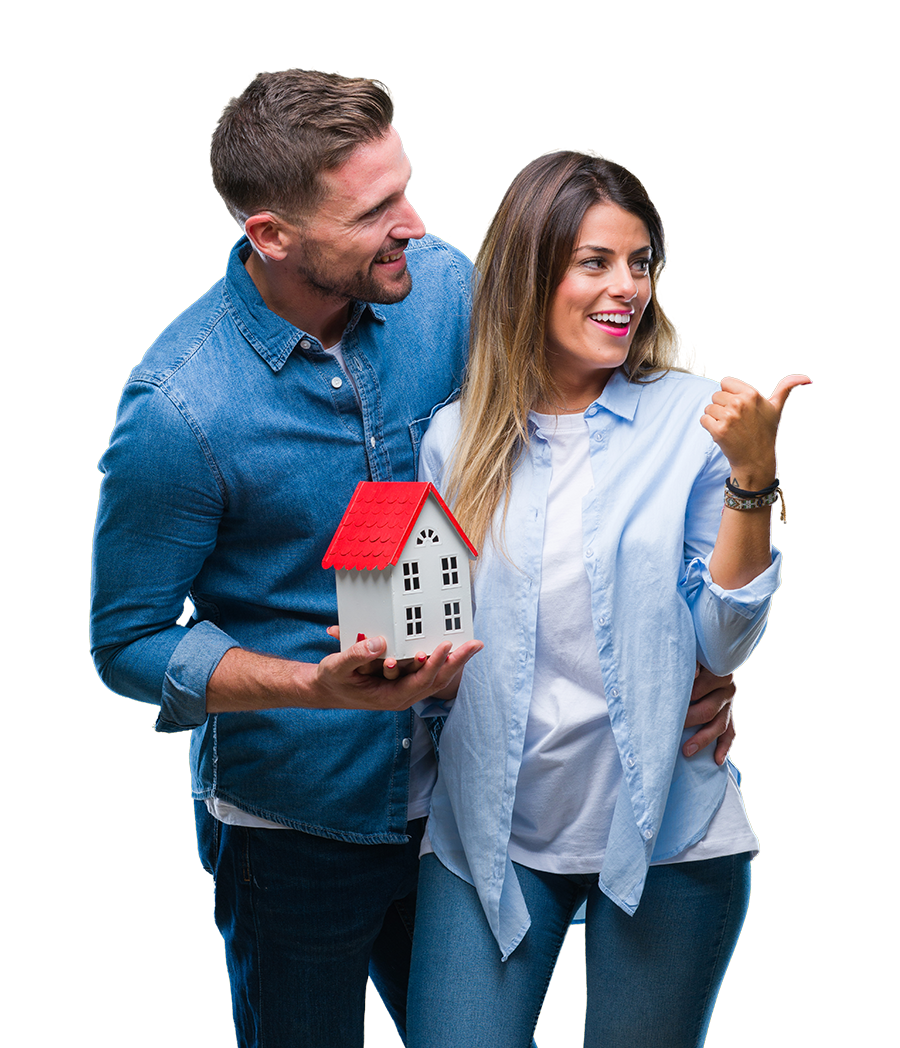 Homme et femme sourient et regardent vers la droite