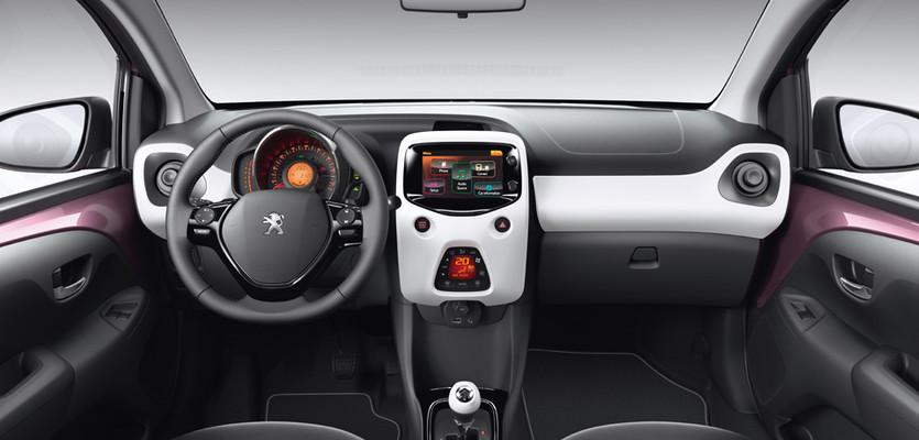 Peugeot 108 intérieur.jpg