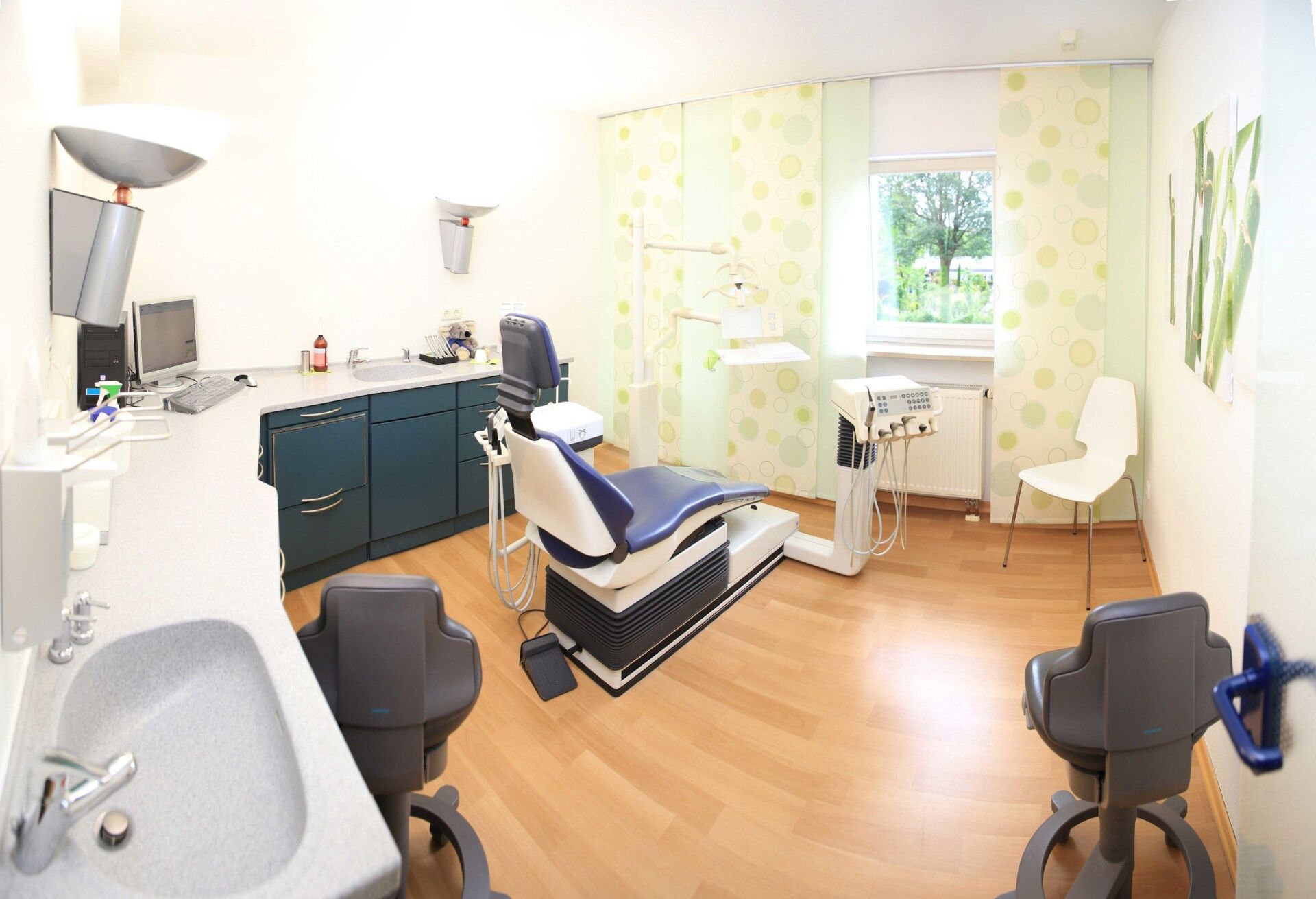 Zahnarztpraxis Köllner Behandlungszimmer