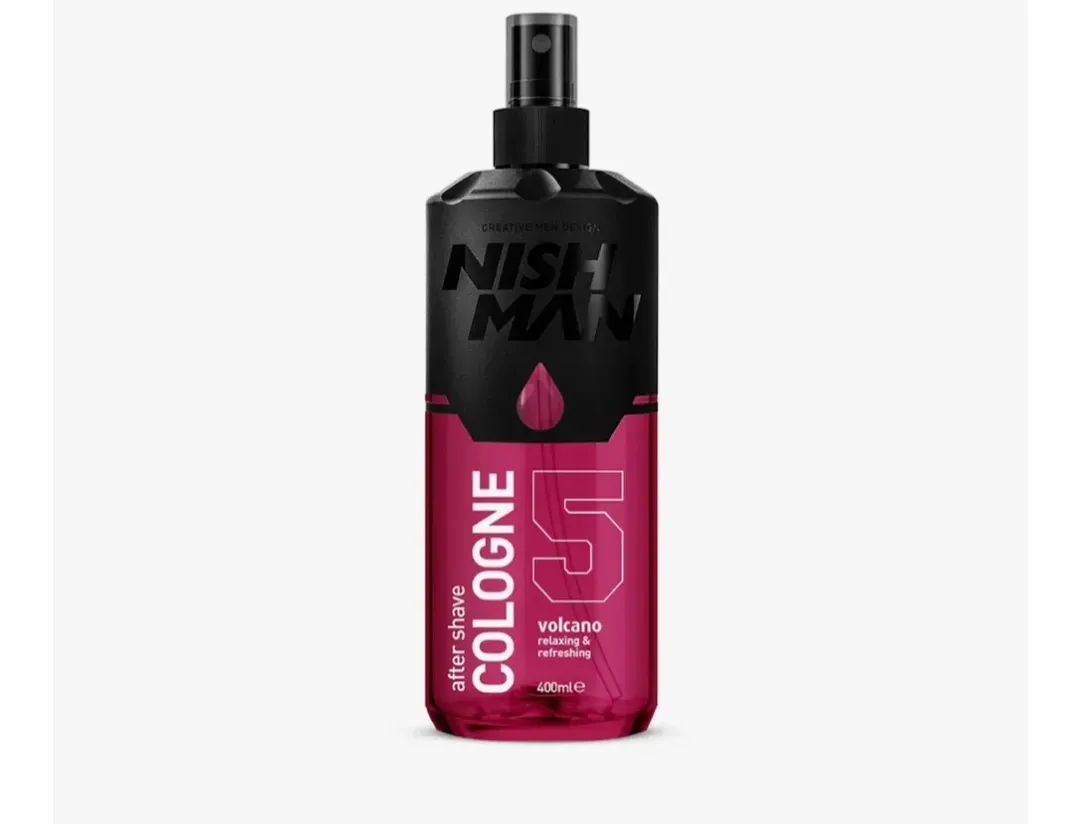Frasco de colonia Nish Man negro y magenta con dosificador, aislado sobre fondo blanco.