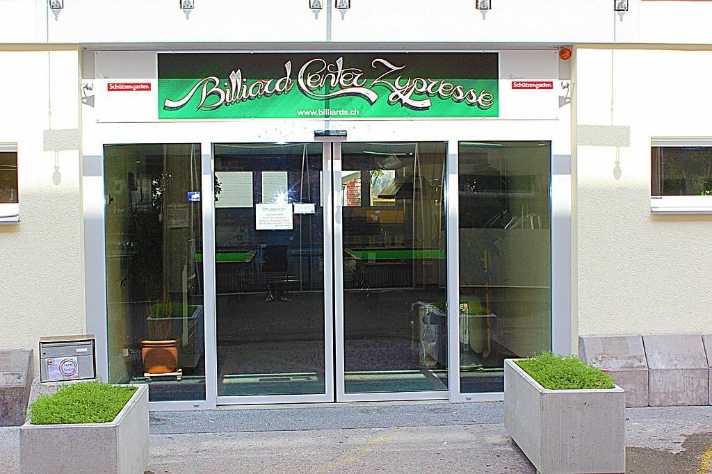 Billard Center Zypresse