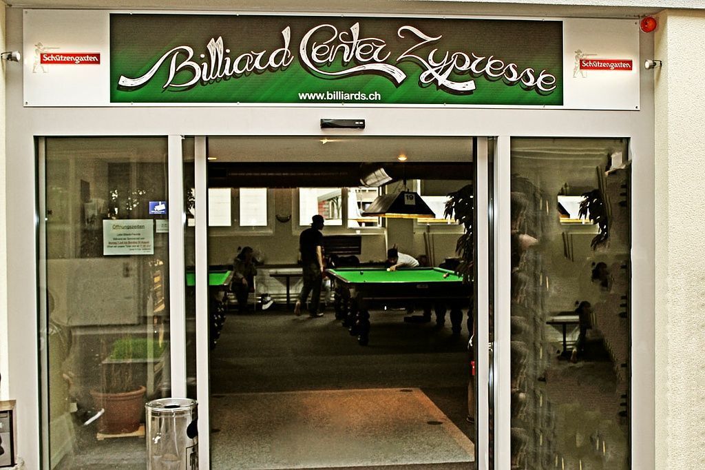 Billard Center Zypresse